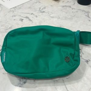 Lululemon Everywhere Belt Bag 1L